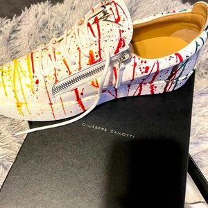 Brand new never wore the 70s Giuseppes men nice fit